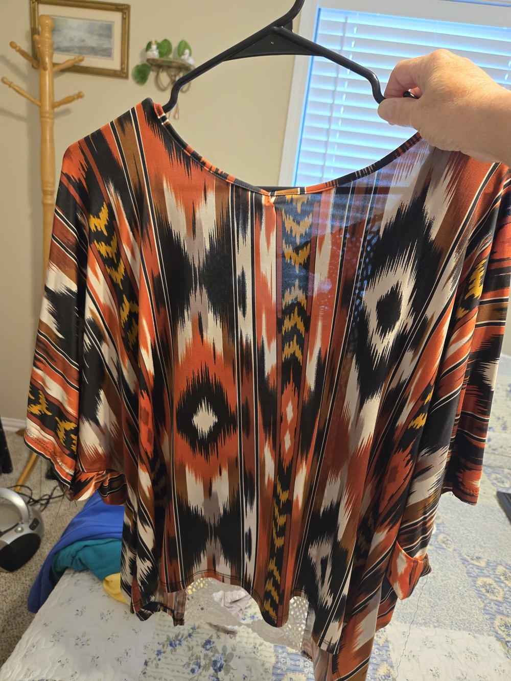 Pronto Uomo Rust, Black & White Ikat-Pattern Blouse